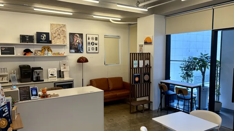 The lounge and window seats at Bitcoin Center Seoul